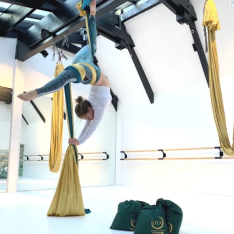 Hamac De Yoga Aérien OYA YOGA – Tissu Résistant, Charge 1402 Kg – Multi-disciplines (fly, Yin, Circus) – Couleurs Au Choix