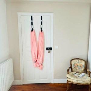 Kit yoga aérien porte rose caresse