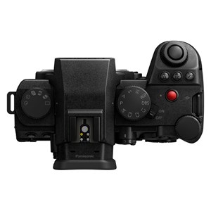 Panasonic lumix s5 mark ii x + objectif 28-200 f4.0-7.1