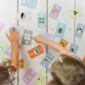 Jeu éducatif cartes alphabet en bois Rose