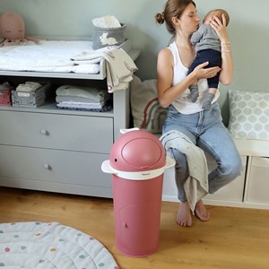 Poubelle à couches baleine rose foncé