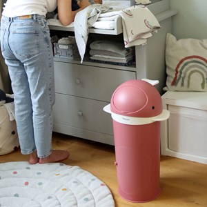 Poubelle à couches baleine rose foncé