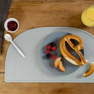 Set de table arc-en-ciel gris foncé