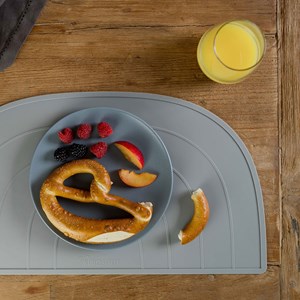 Set de table arc-en-ciel gris foncé