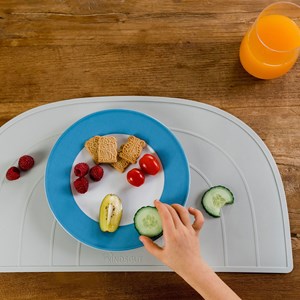 Set de table arc-en-ciel gris clair