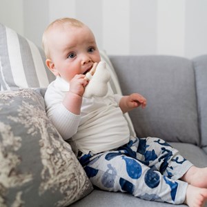 Hochet crocheté anneau en bois nuage