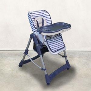 Chaise haute bébé pliable rayée bleu