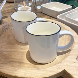 Mug en céramique émaillée blanc