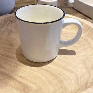 Mug en céramique émaillée blanc