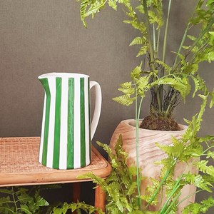 Pichet, carafe ou vase à rayures vertes