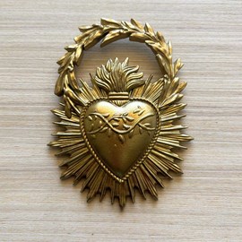 Déco murale cœur avec couronne ex-voto