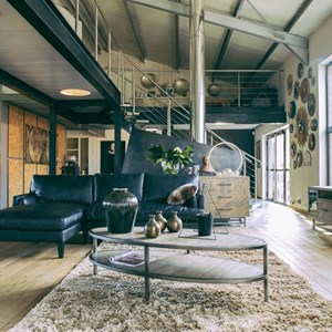 Table basse ovale bois marron -