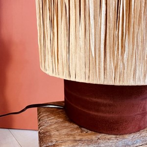 Lampe à poser terracotta et raphia