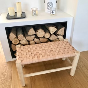 Banc artisanal en cuir tressé et bois