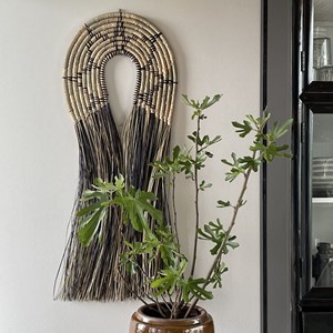 Grande déco murale naturelle et noire -