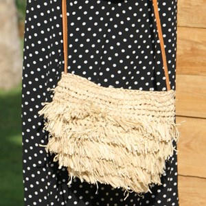 Sac en raphia naturel fait à bali