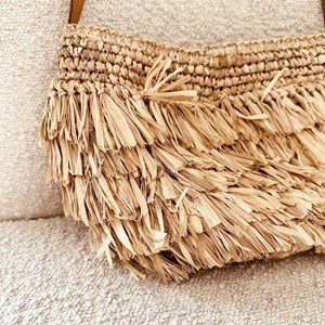 Sac en raphia naturel fait à bali