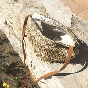 Sac en raphia naturel fait à bali