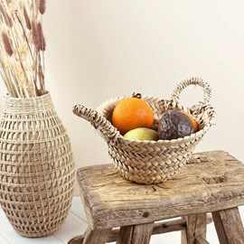 Petit panier fait à la main en feuilles