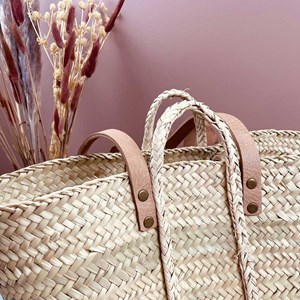 Panier fait à la main en palmier avec