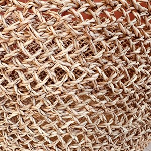 Panier en corde ajourée fait à la main