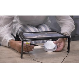 Loupe lumineuse sur pieds