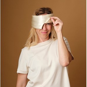 Masque de nuit bandeau en soie champagne