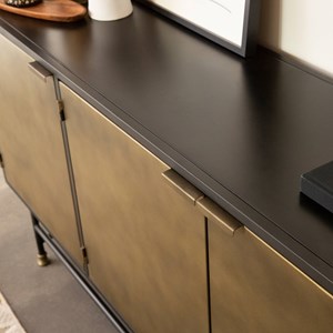 Buffet en laiton et métal