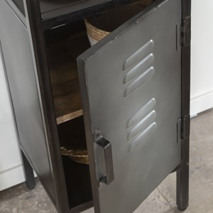 Petite colonne en métal