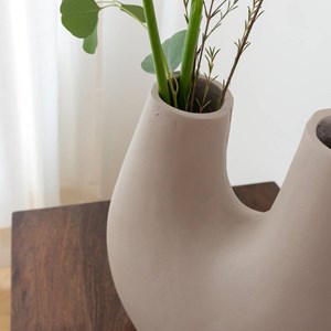 Vase beige 2 tiges en aluminium