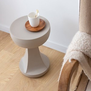 Bout de canapé beige