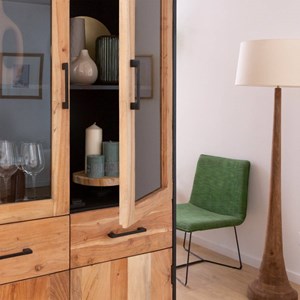 Vitrine en bois d'acacia et métal