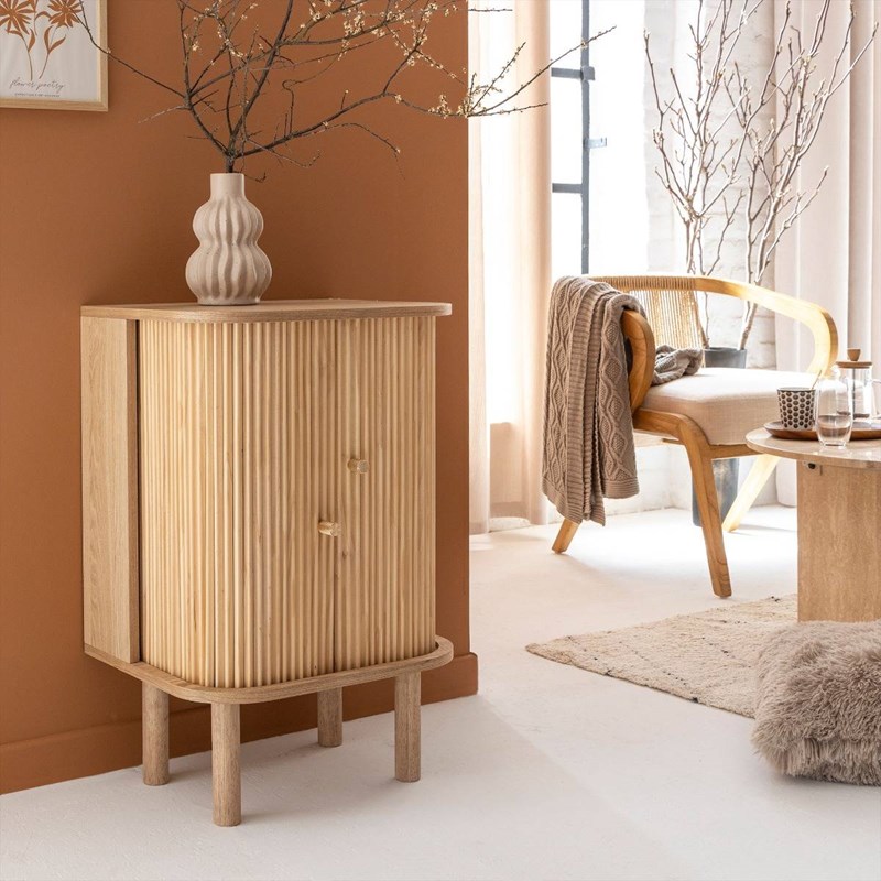 Petite armoire en bois de pin colin