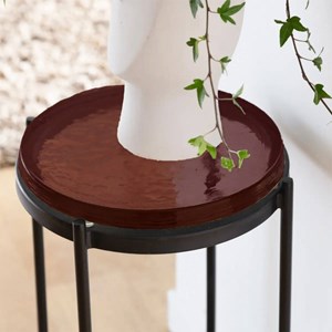 Bout de canapé plateau en verre rouge