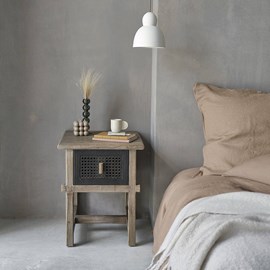 Table de chevet en pin massif recyclé