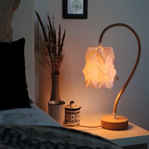 Lampe de table kikyo avec pied flexible et petit abat-jour en papier