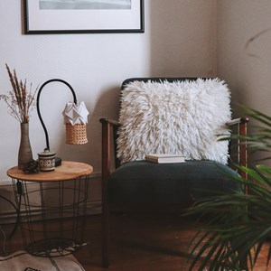 Lampe de table kikyo flexible et petit abat-jour ori en papier et cannage