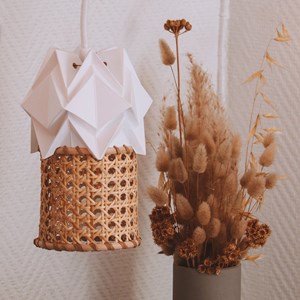 Petite suspension ori en origami et cannage