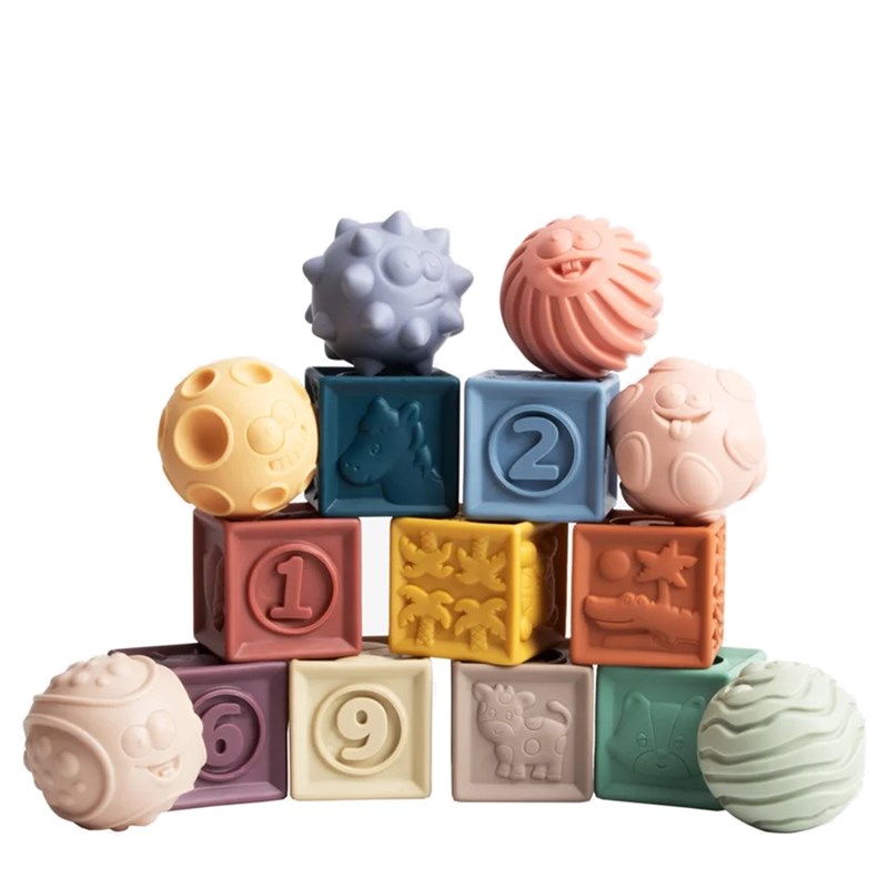 Coffret de 15 cubes et balles en