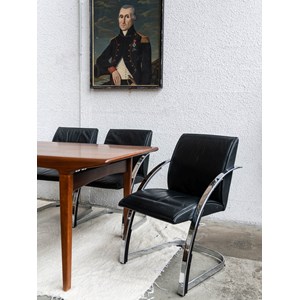 Jakob, le fauteuil en cuir n°76
