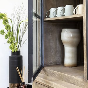 Vaisselier en bois de manguier et métal