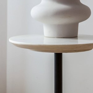 Sellette en marbre cassiopée