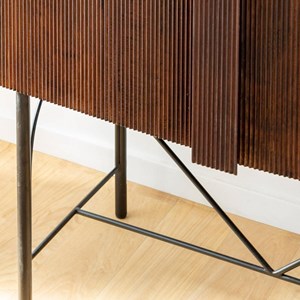 Armoire arrondie en bois de manguier