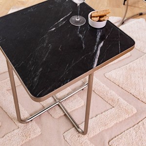 Bout de canape en marbre