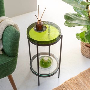 Bout de canapé plateau en verre vert