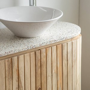 Meuble sous vasque en bois et terrazzo