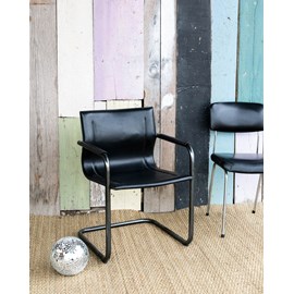 Jakob, le fauteuil en métal n°96