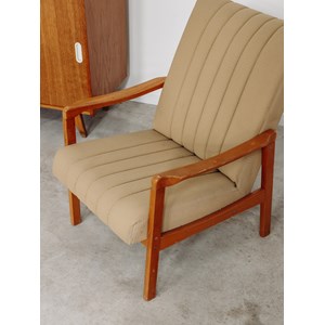 Jakob, le fauteuil en bois n°94