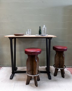 Denise, la table mange debout n°11