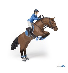 Figurine cheval de saut d'obstacle et sa